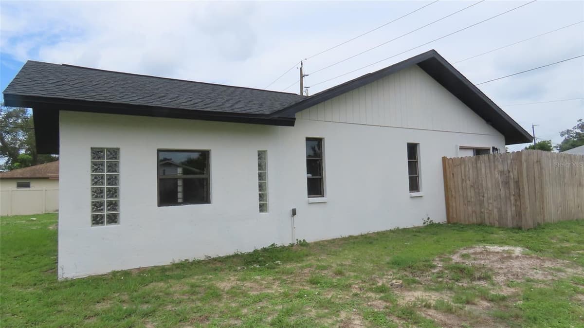 807 NECTAR ROAD — photo 3 of 30