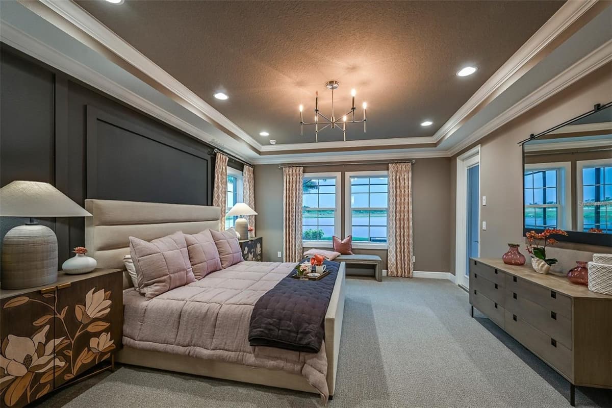 5373 WOLF CREEK DRIVE — photo 4 of 26
