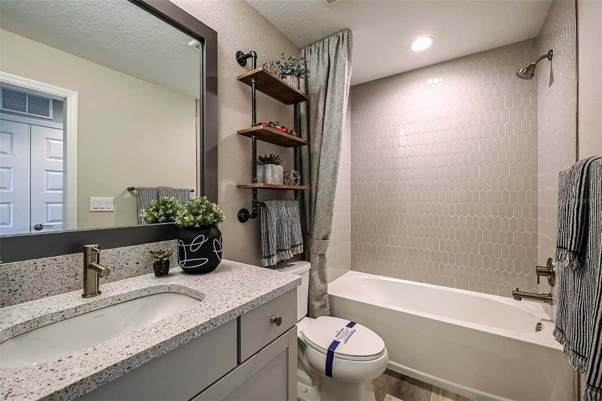 5373 WOLF CREEK DRIVE — photo 16 of 26