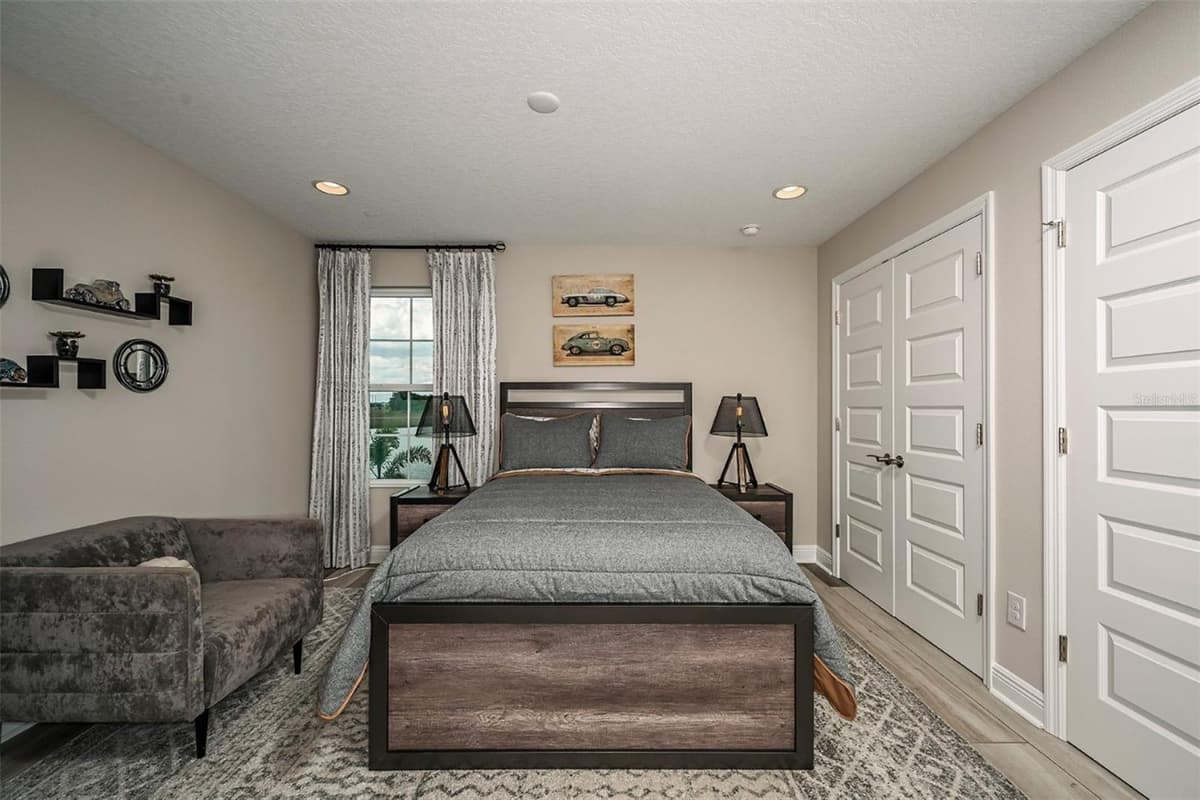 5373 WOLF CREEK DRIVE — photo 15 of 26