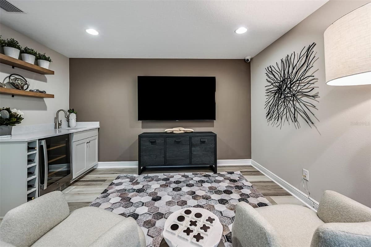 5373 WOLF CREEK DRIVE — photo 22 of 26