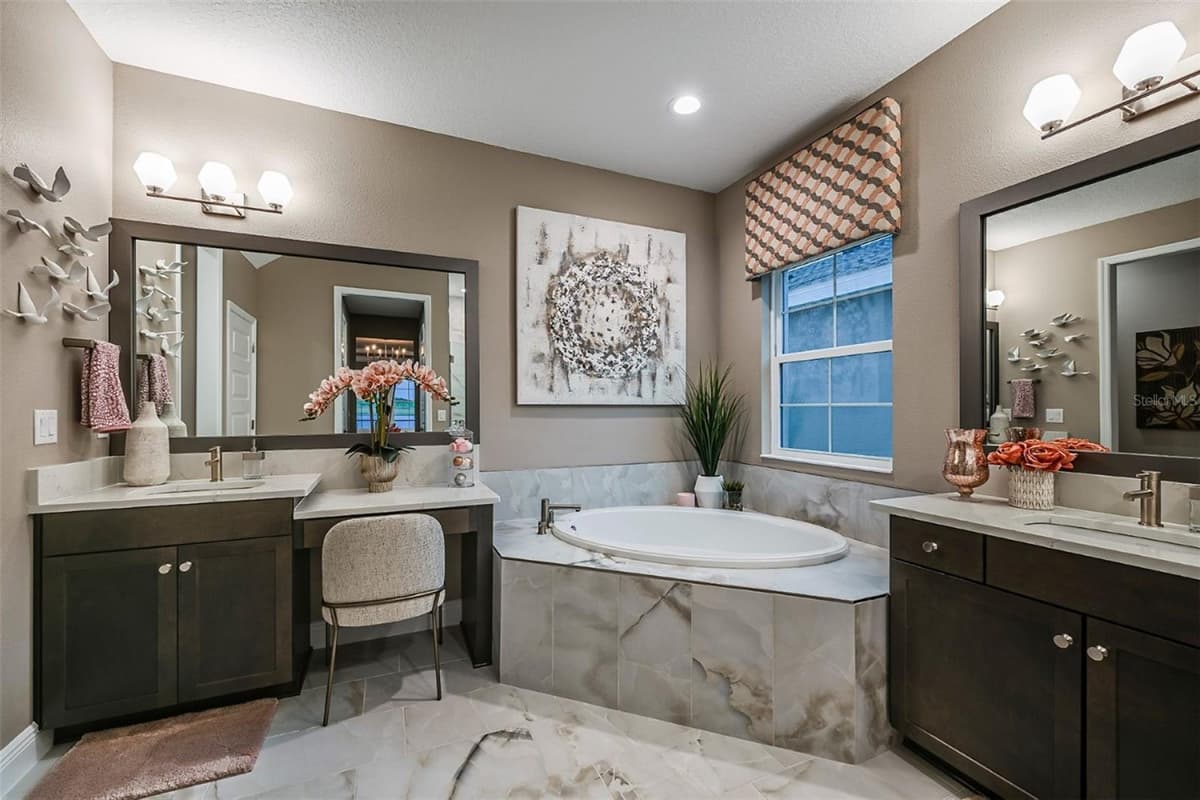 5373 WOLF CREEK DRIVE — photo 7 of 26