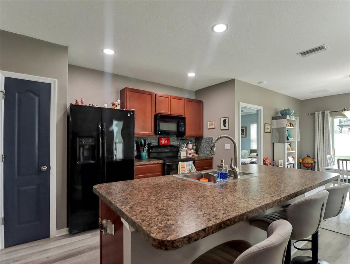 10408 WHISPERING HAMMOCK DRIVE — photo 8 of 19