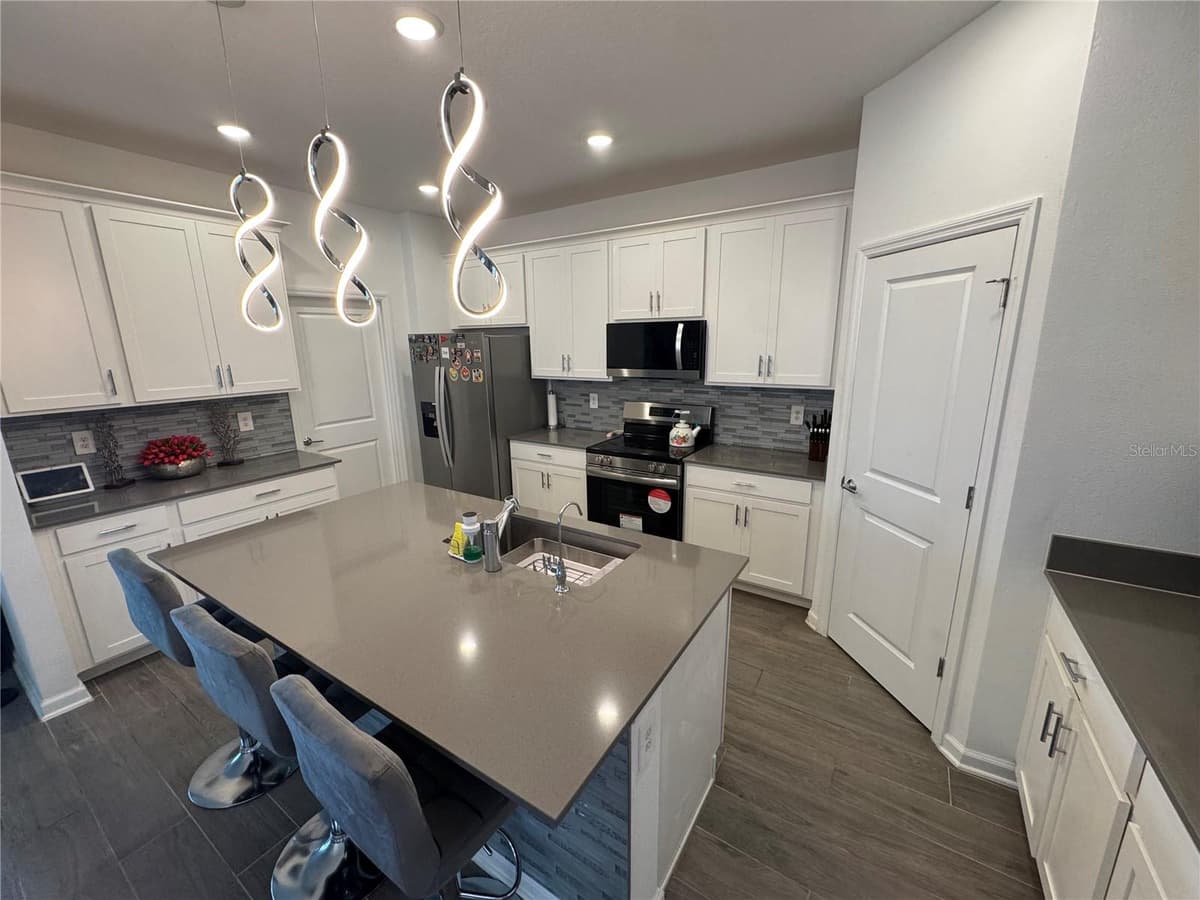 2844 ARMSTRONG AVENUE — photo 10 of 11