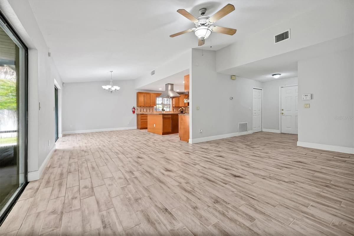 8405 WAIALAE COURT — photo 14 of 35