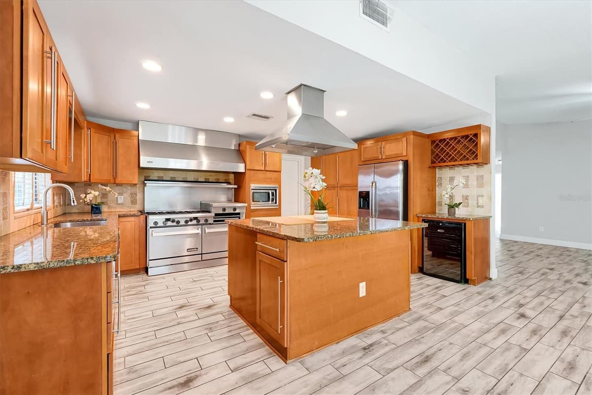 8405 WAIALAE COURT — photo 5 of 35