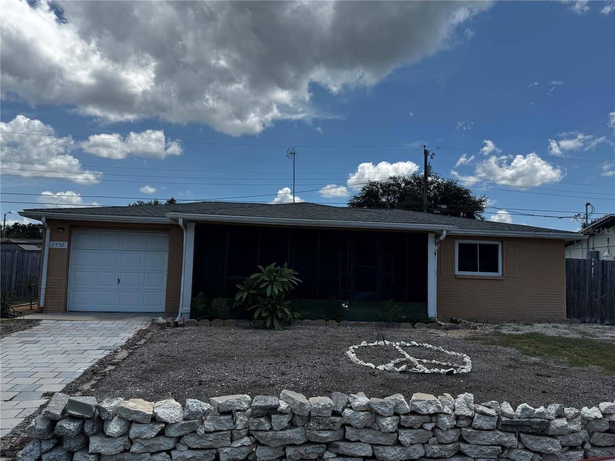2552 LIMEWOOD DRIVE — photo 1 of 24