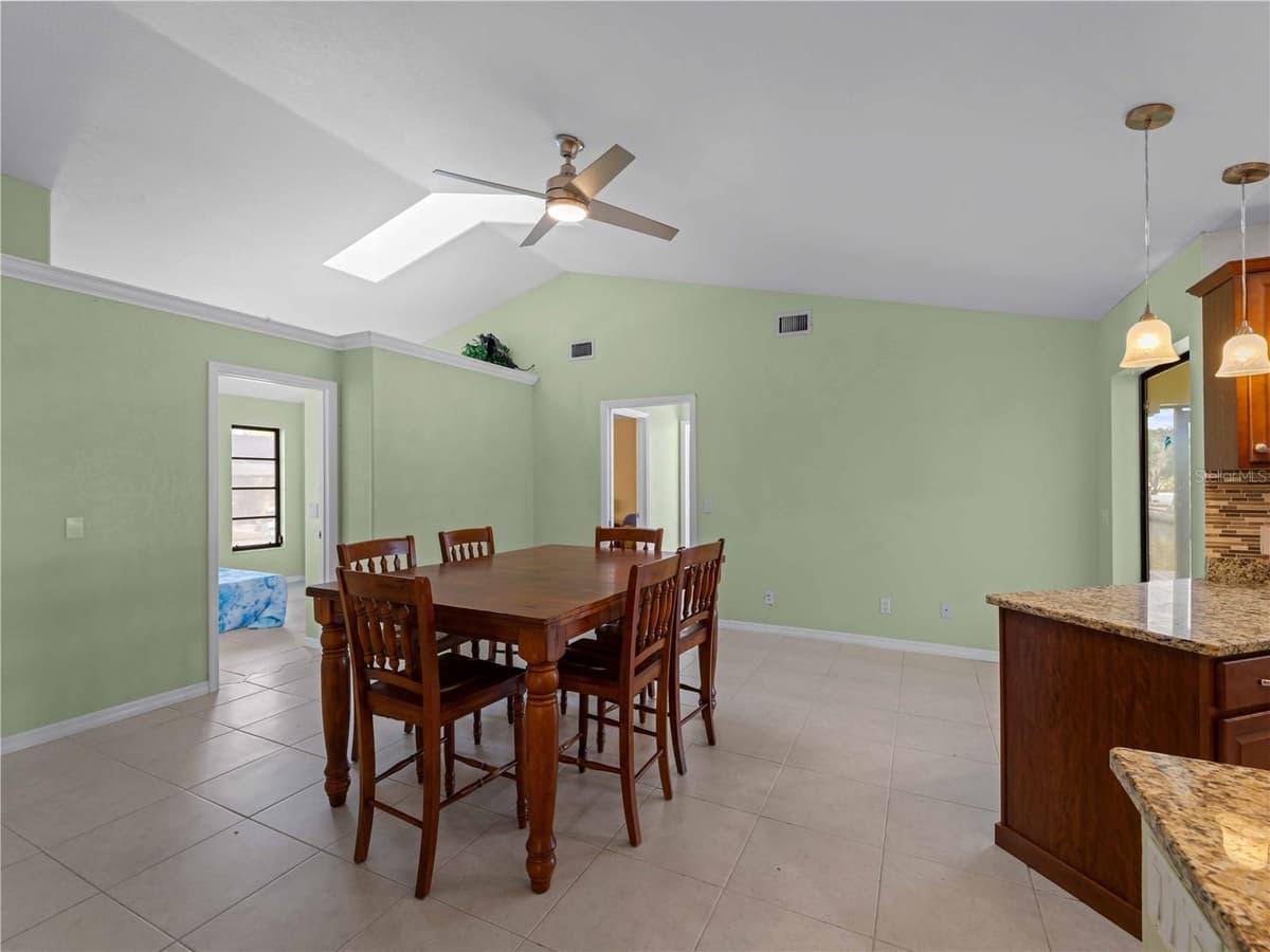 3370 DOVER DRIVE — photo 9 of 40