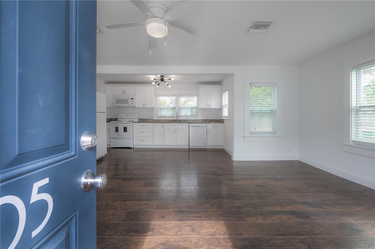 405 CAYUGA STREET — photo 4 of 44