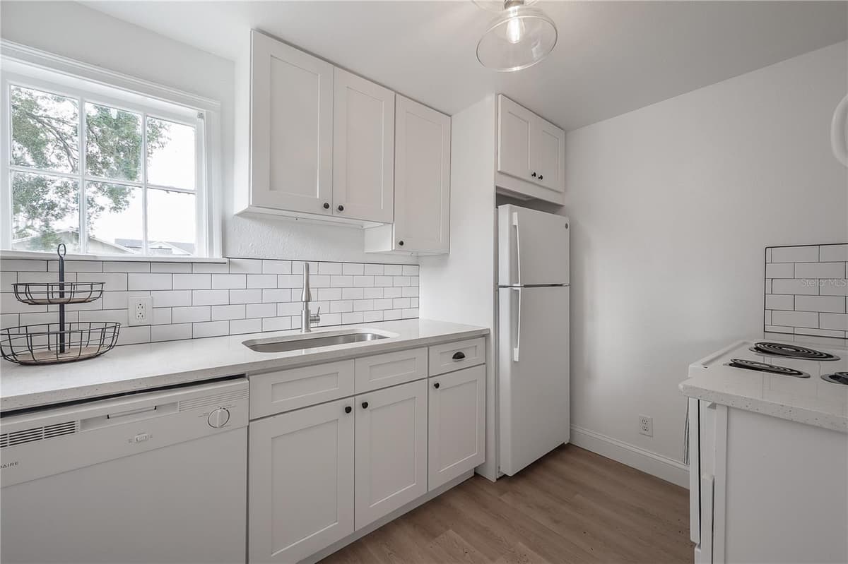 405 CAYUGA STREET — photo 24 of 44
