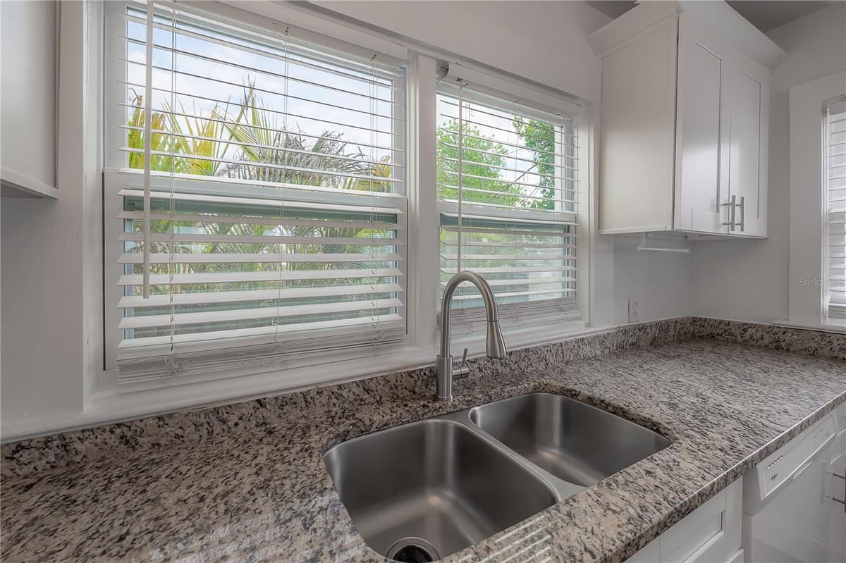 405 CAYUGA STREET — photo 8 of 44