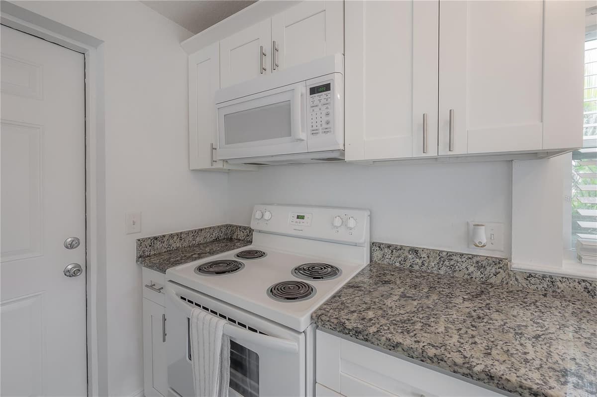 405 CAYUGA STREET — photo 9 of 44