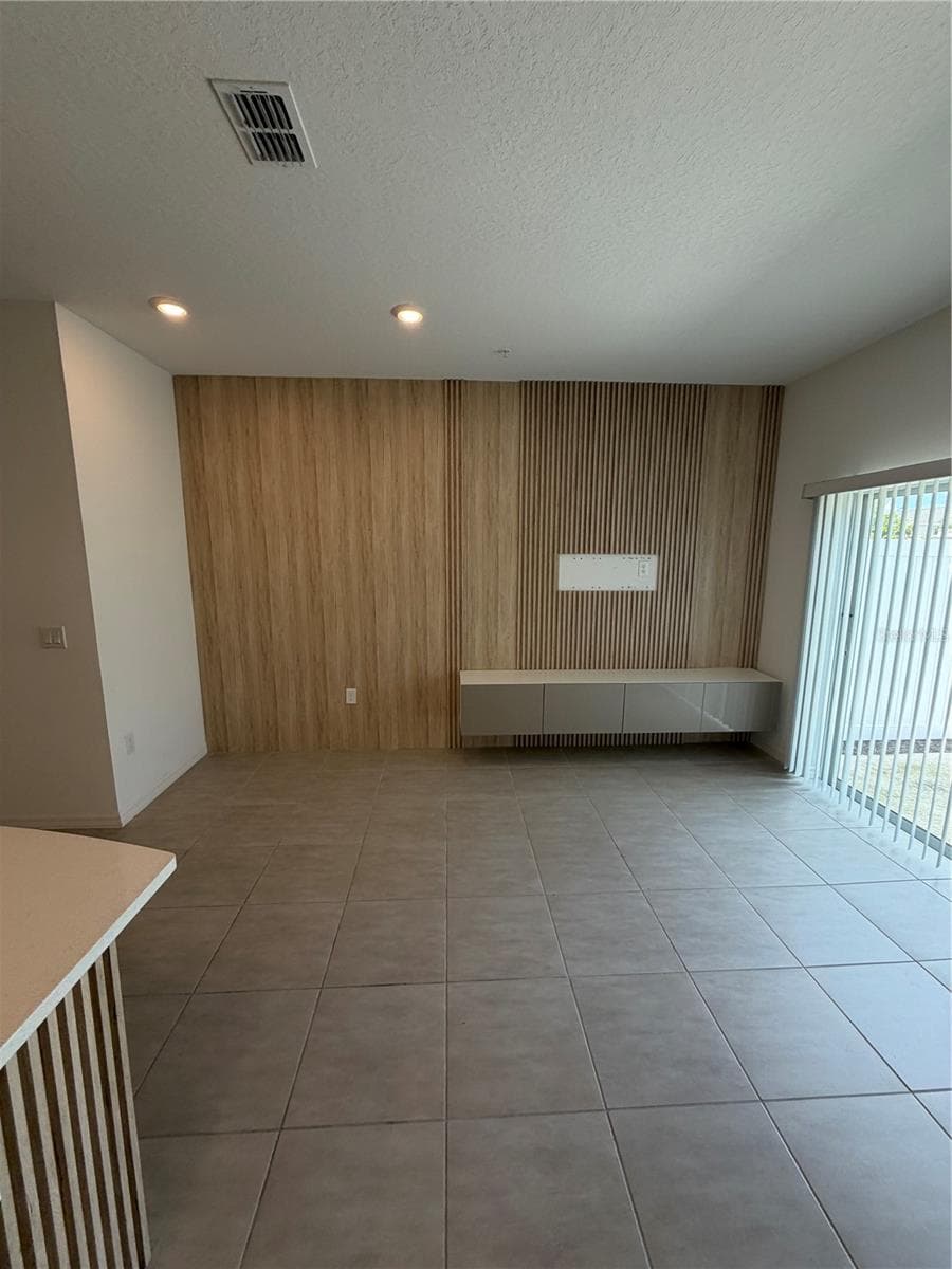 4870 SPANGLE DRIVE — photo 3 of 9