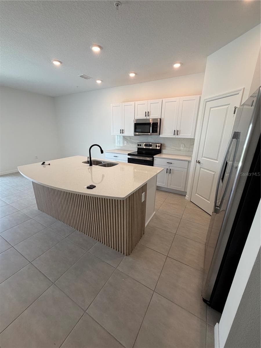 4870 SPANGLE DRIVE — photo 2 of 9
