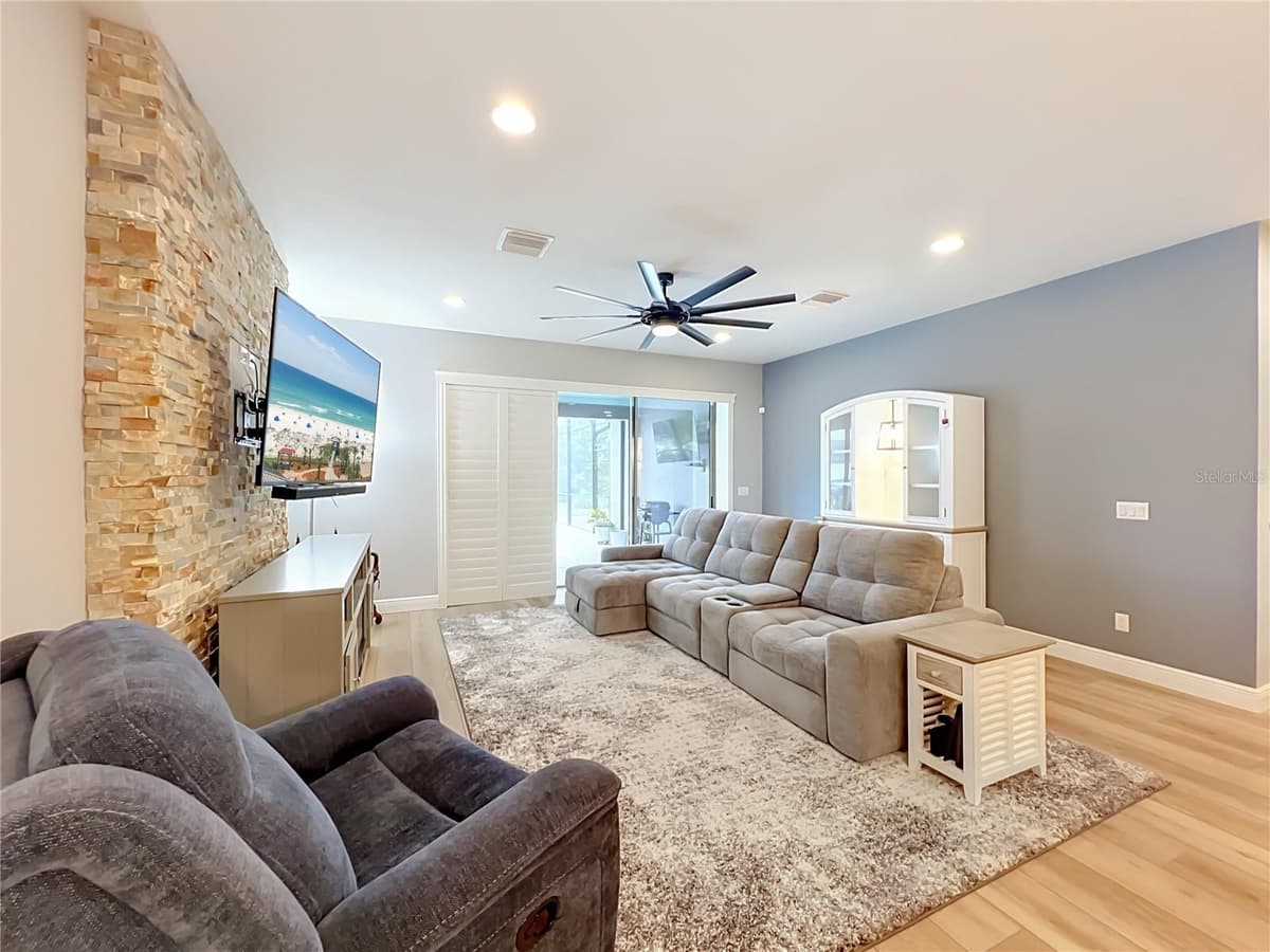 14048 LAKE ABBOTTS DRIVE — photo 33 of 48