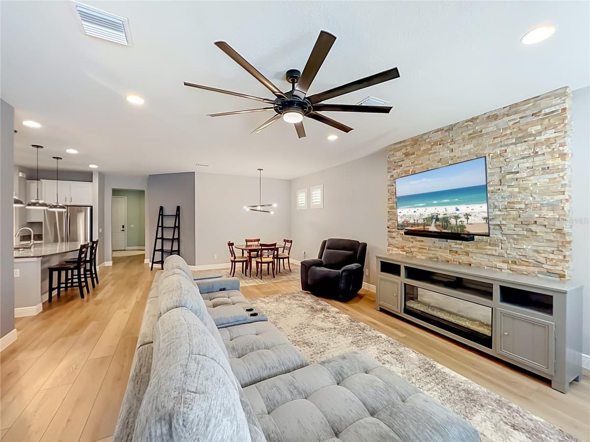 14048 LAKE ABBOTTS DRIVE — photo 32 of 48