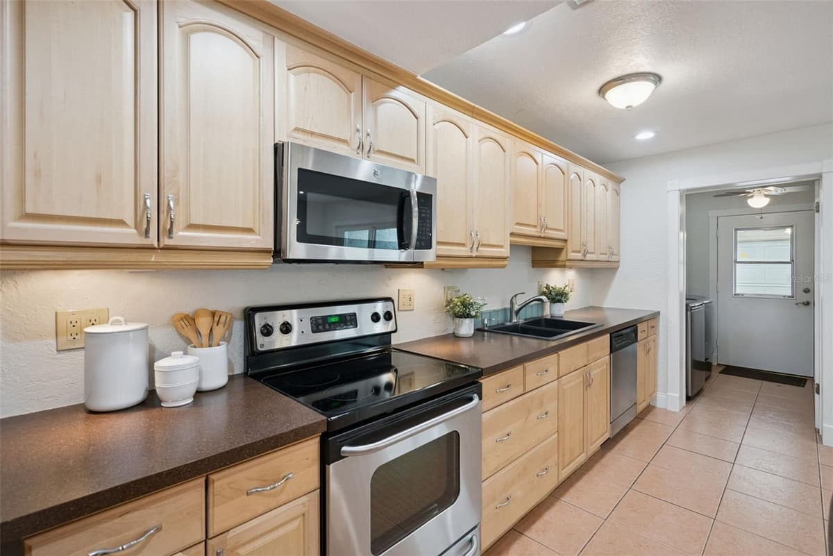1713 GULFVIEW DRIVE — photo 18 of 63