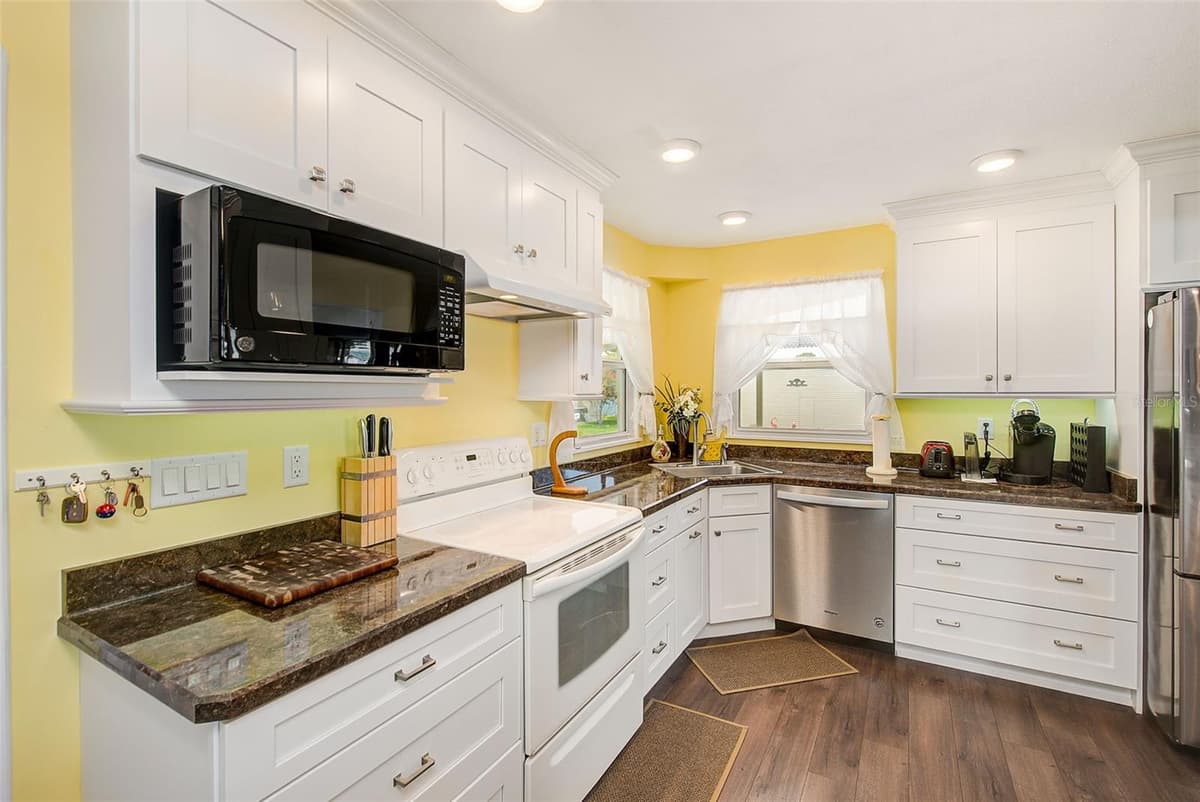 1100 BELCHER ROAD — photo 4 of 38