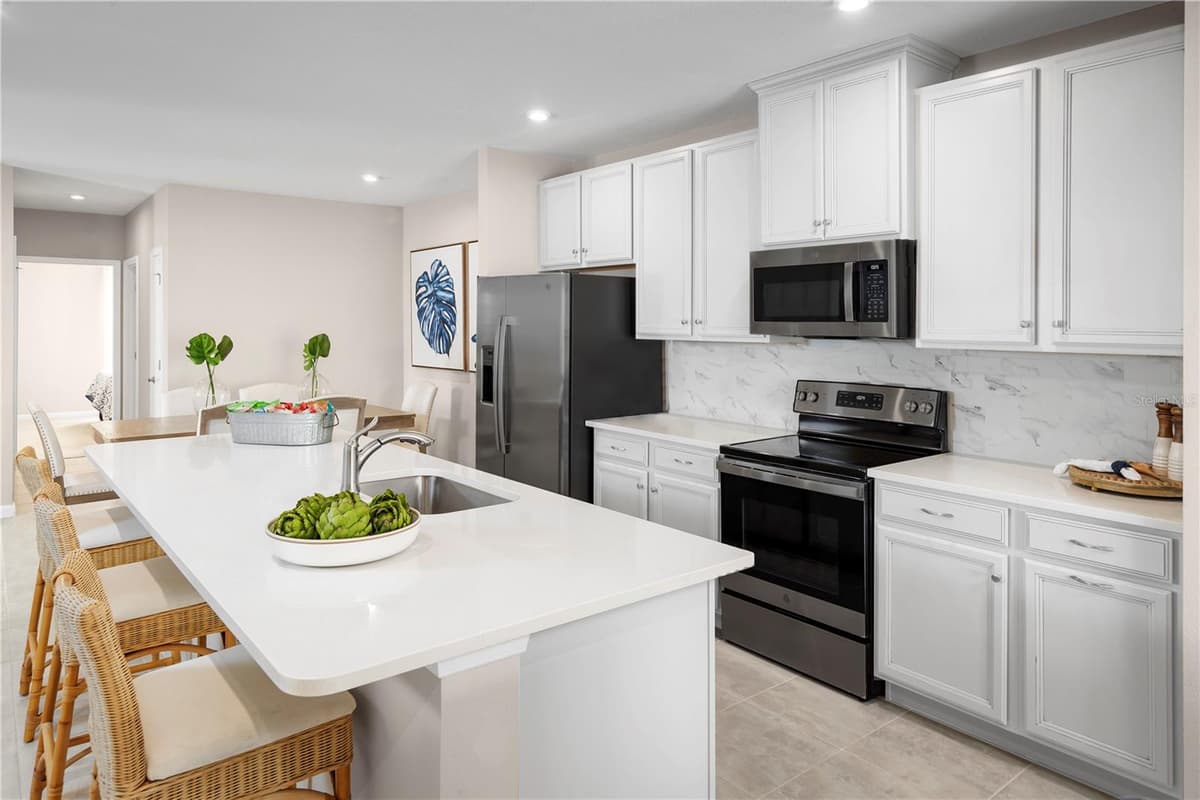 384 BALI STREET — photo 5 of 10