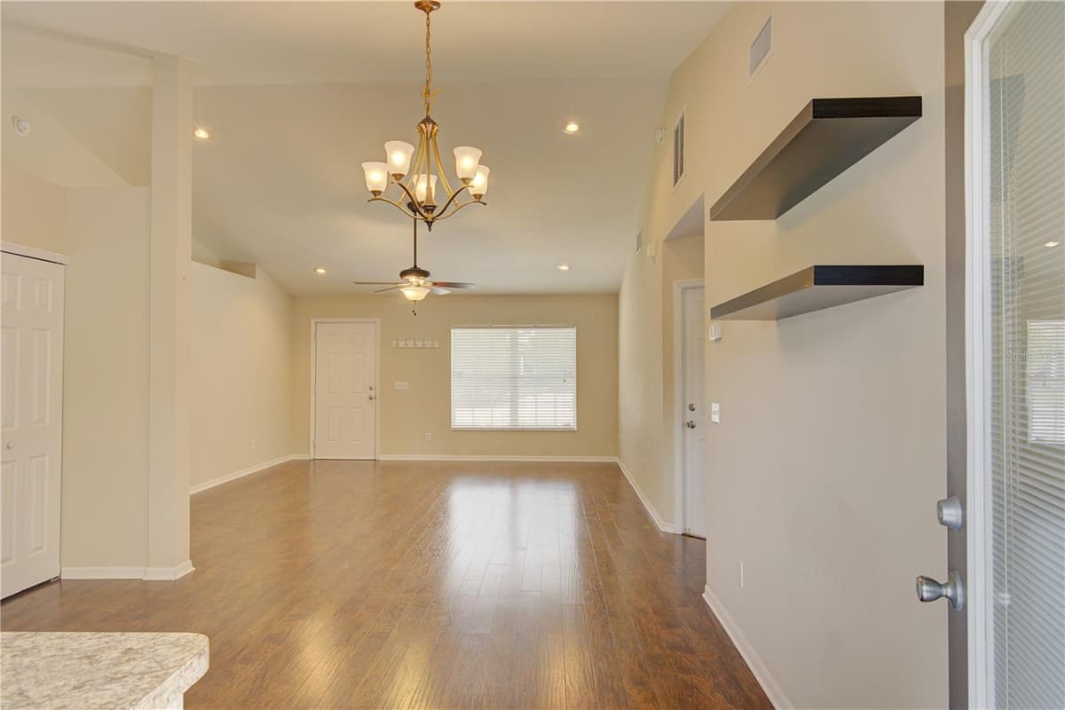 1360 CHRIS AVENUE — photo 12 of 32