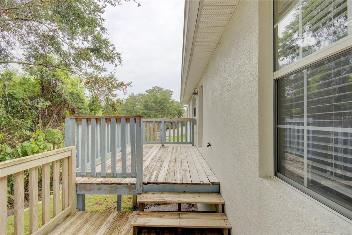 1360 CHRIS AVENUE — photo 26 of 32