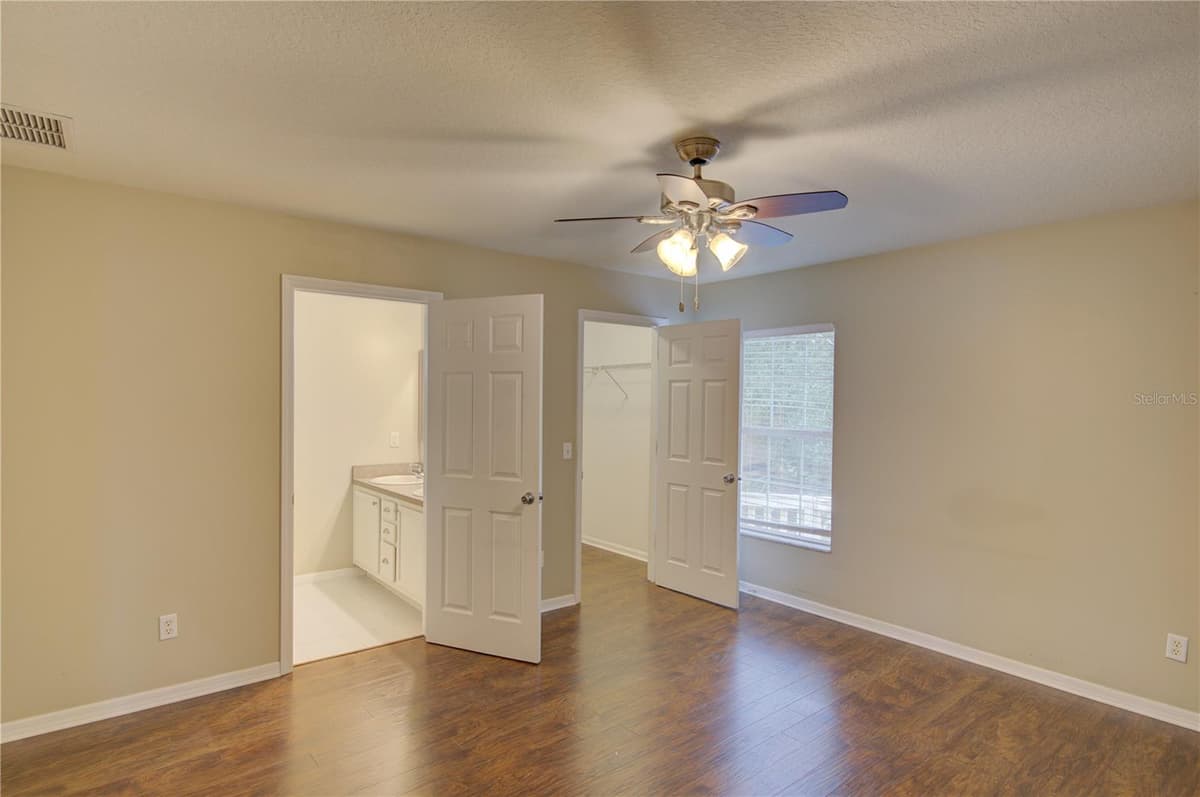 1360 CHRIS AVENUE — photo 19 of 32
