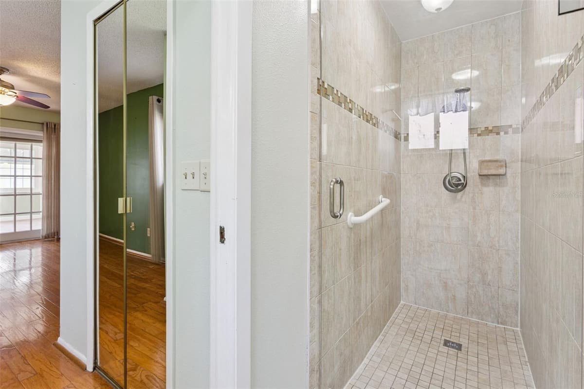 215 TWELVE LEAGUE CIRCLE — photo 12 of 21