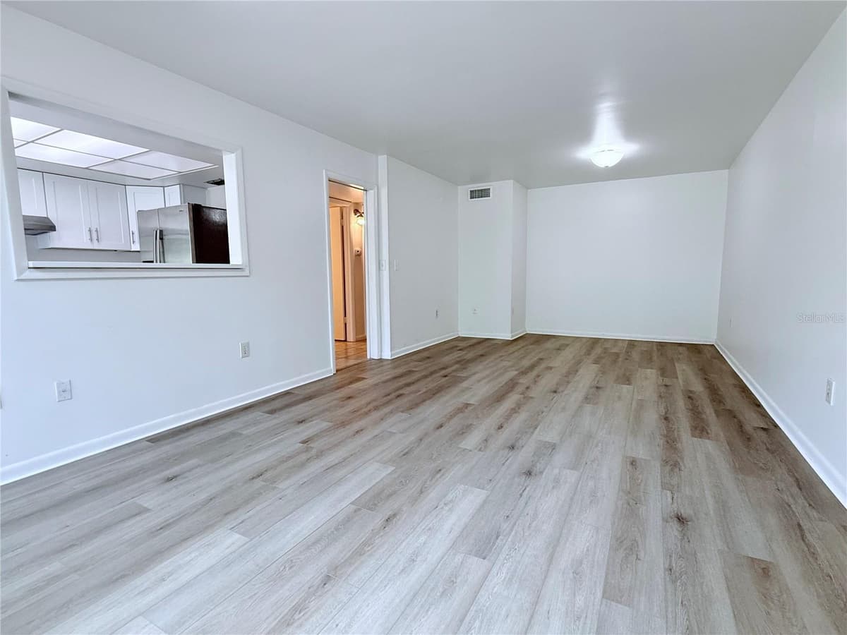 6206 DEWDROP WAY — photo 3 of 19