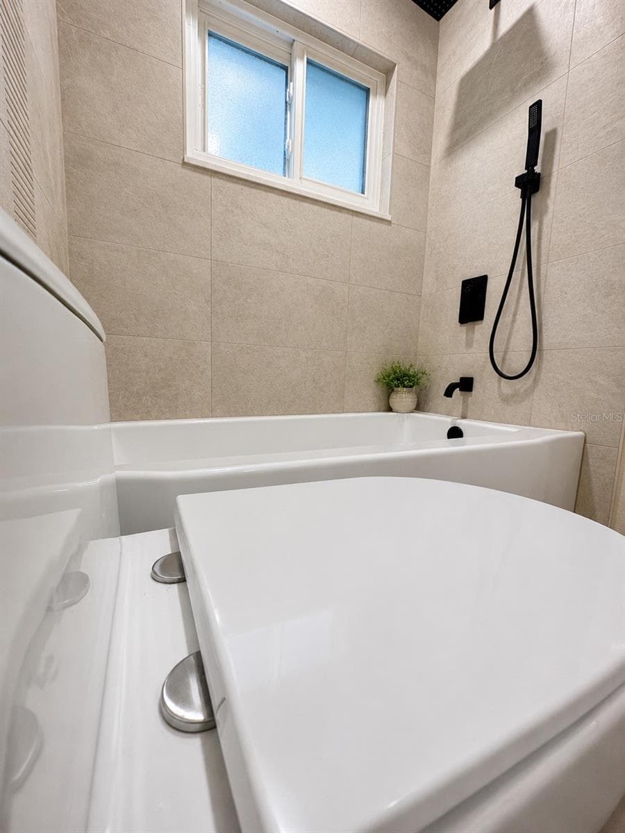 212 DRIFTWOOD PLACE — photo 16 of 61