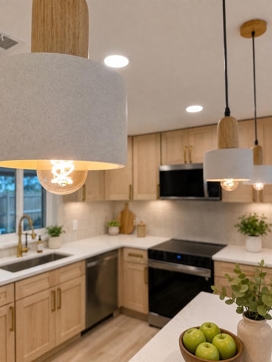 212 DRIFTWOOD PLACE — photo 38 of 61