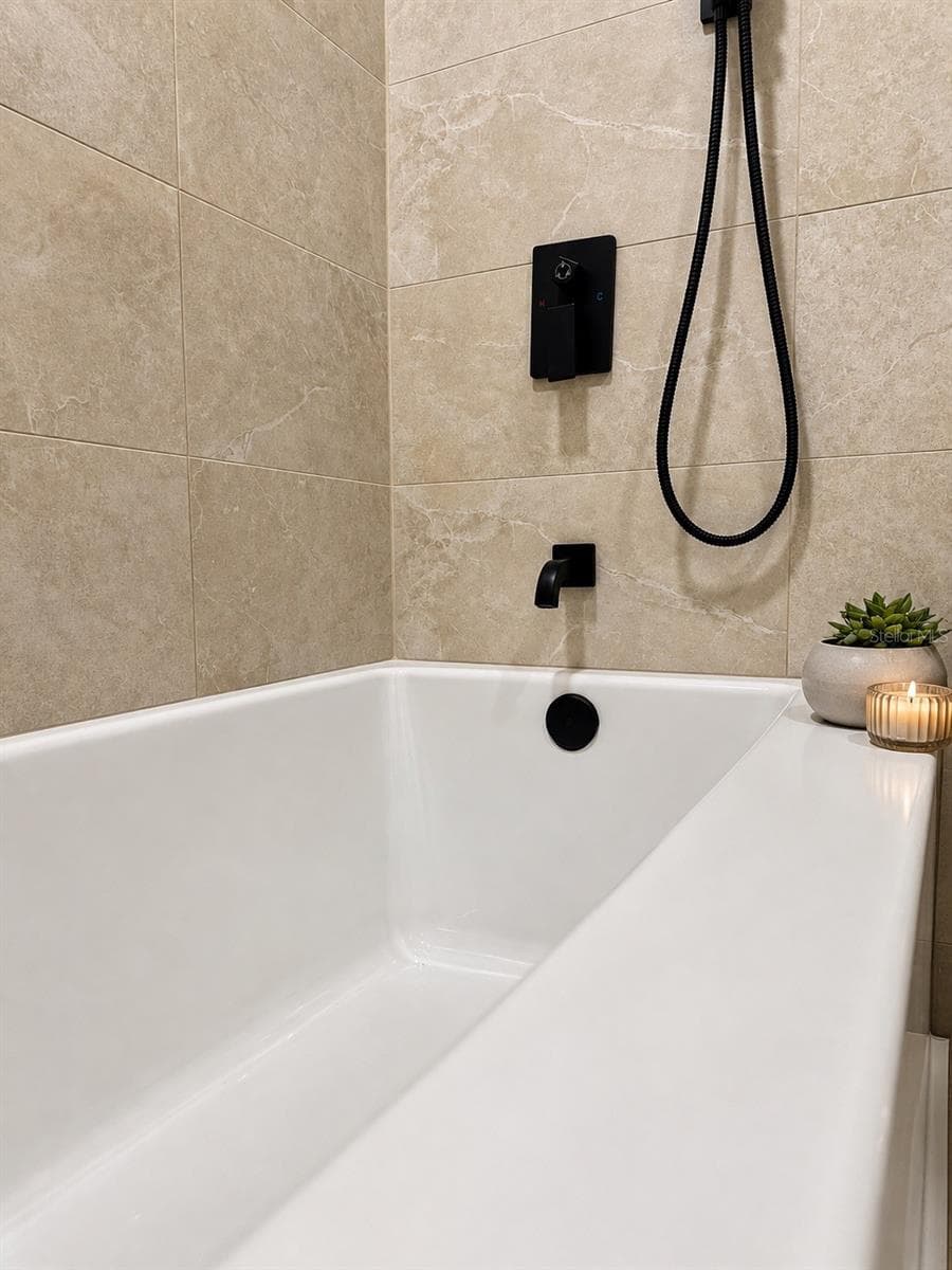 212 DRIFTWOOD PLACE — photo 13 of 61