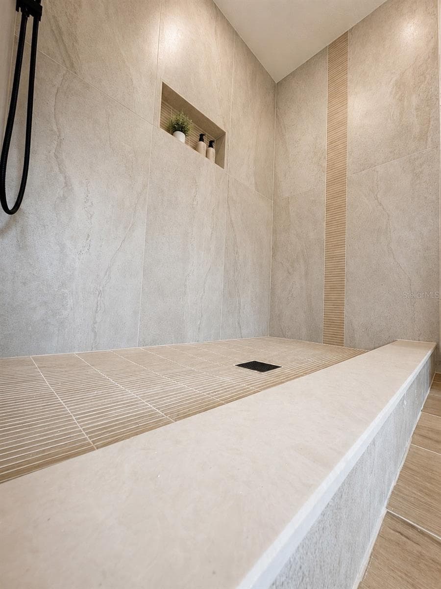 212 DRIFTWOOD PLACE — photo 29 of 61