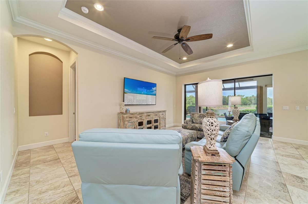 13321 SORRENTO WAY — photo 16 of 80