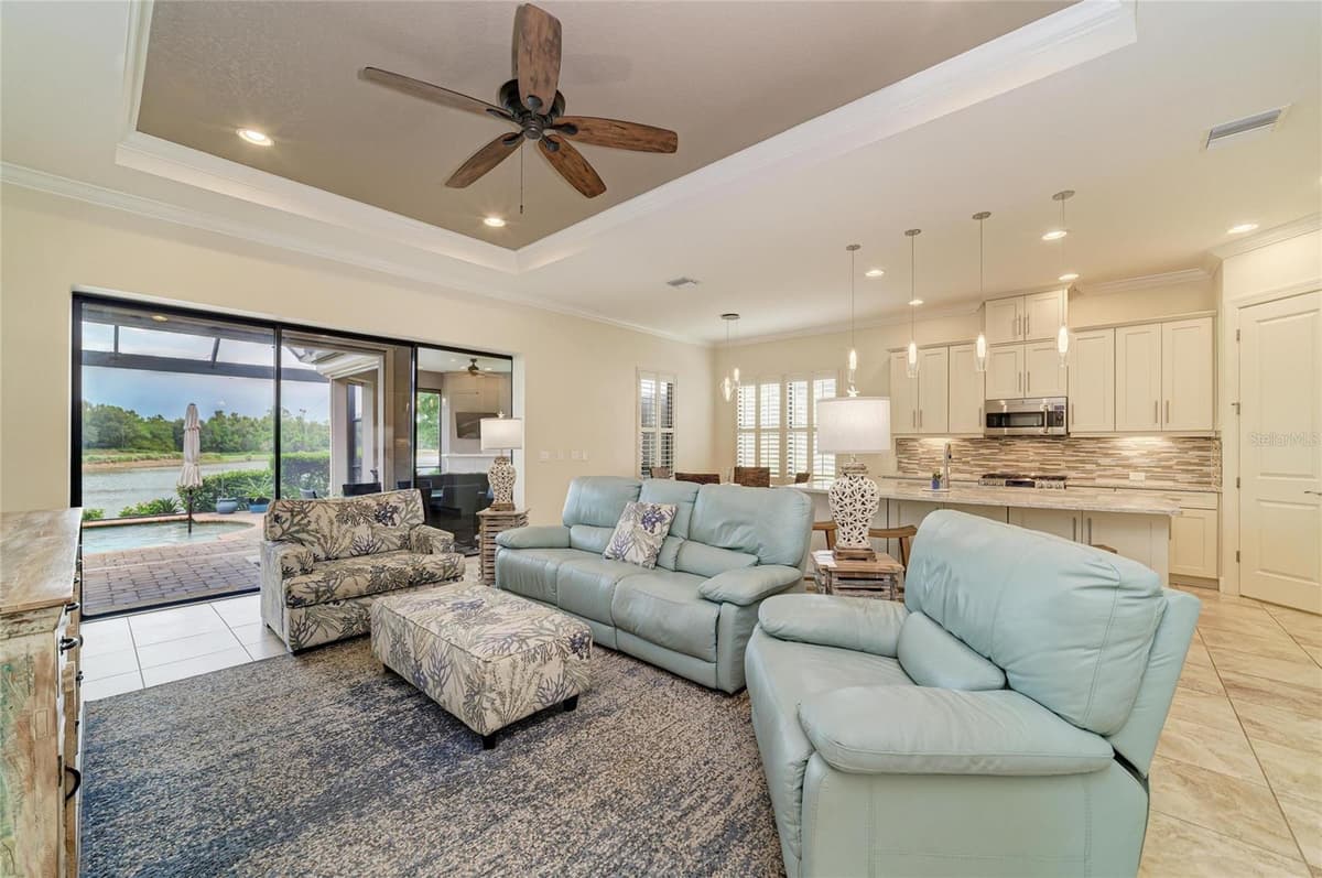 13321 SORRENTO WAY — photo 15 of 80