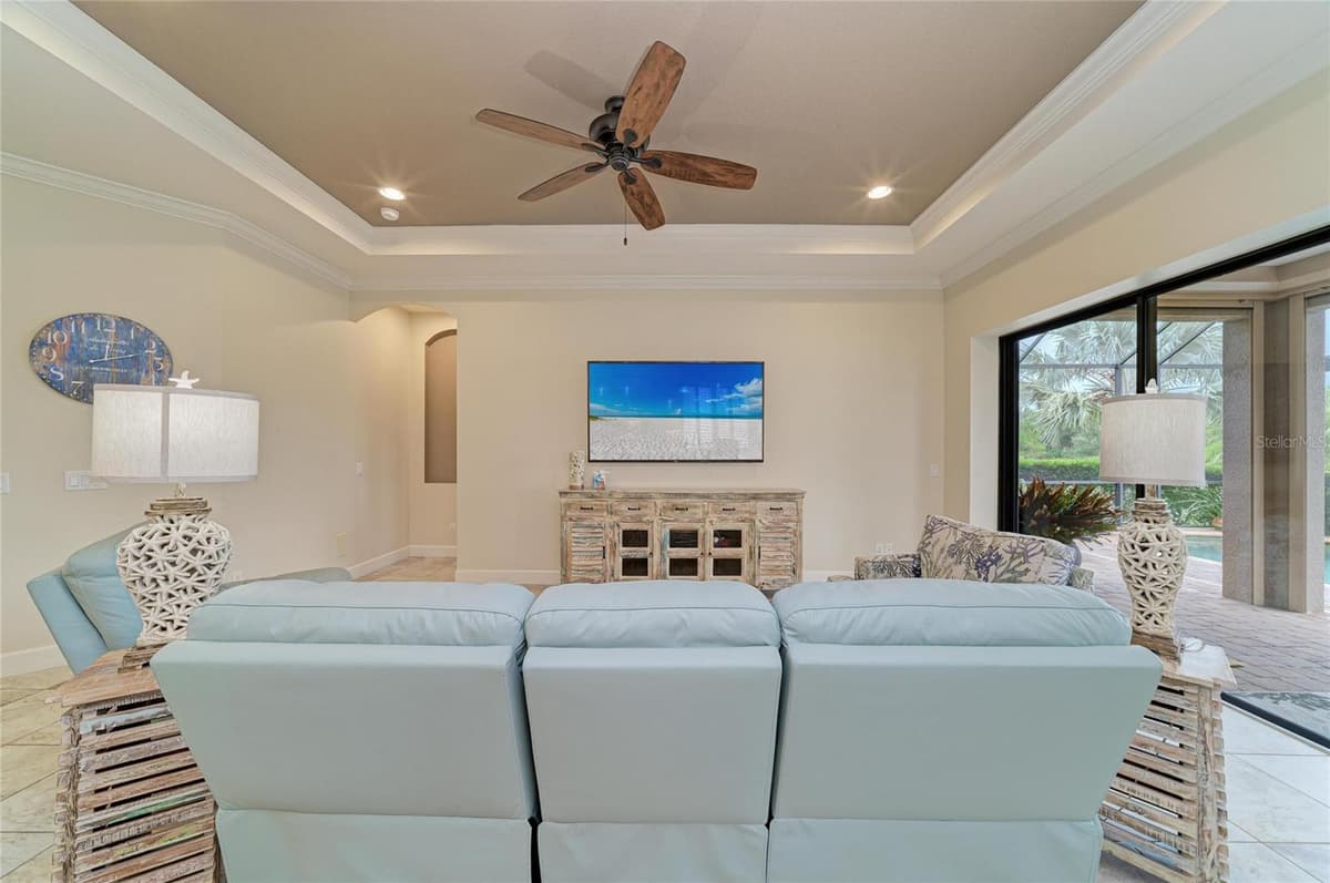 13321 SORRENTO WAY — photo 17 of 80