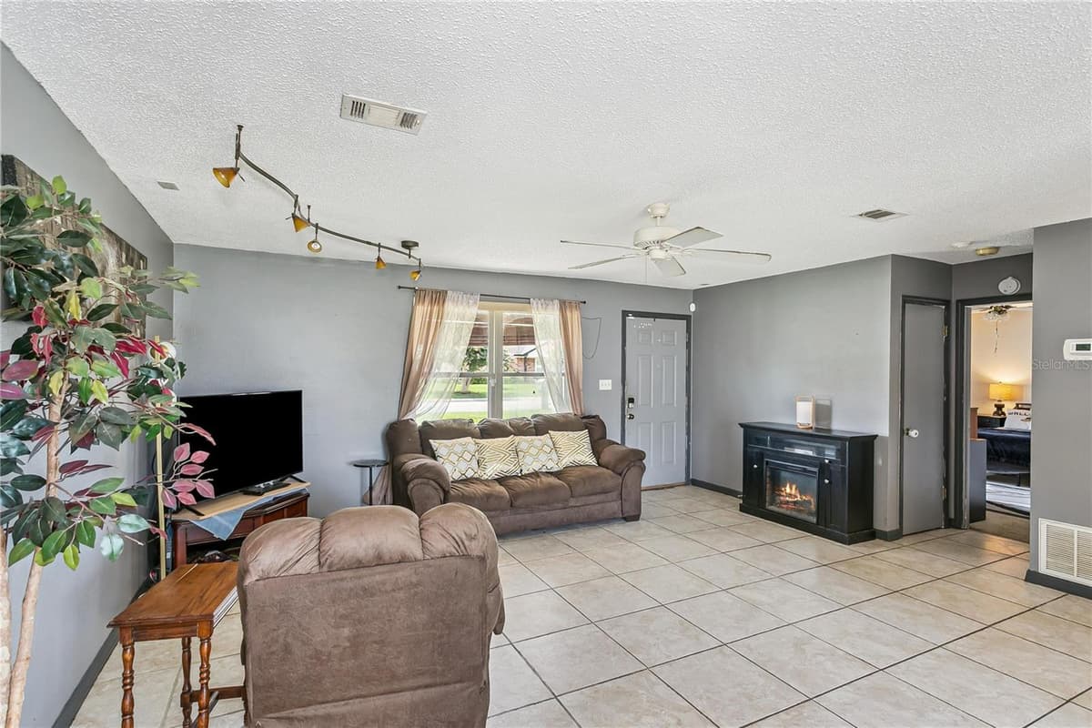 10720 WILLOW LAKE DRIVE — photo 3 of 16