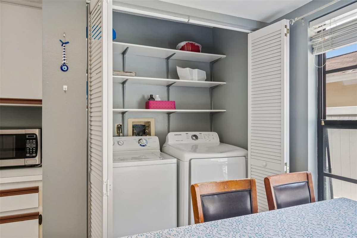 5485 FRIARSWAY DRIVE — photo 9 of 78