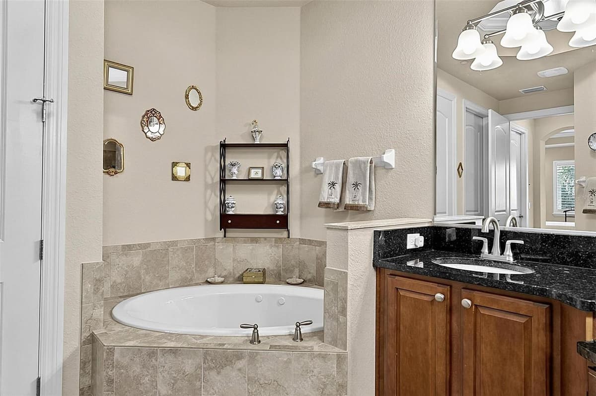 200 CEDAR COVE — photo 24 of 39