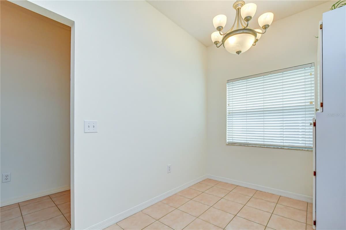 35235 JANINE DRIVE — photo 9 of 52