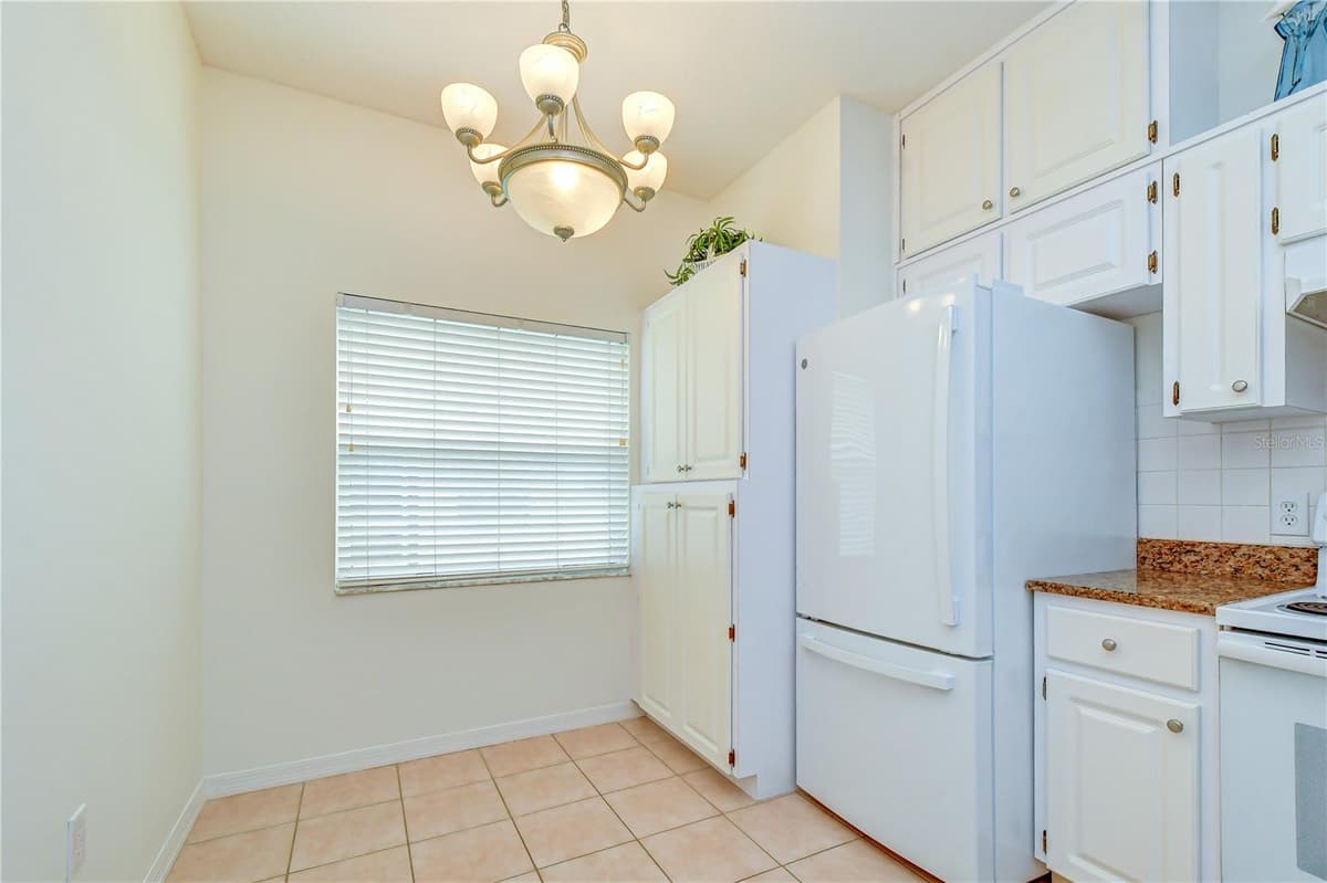35235 JANINE DRIVE — photo 8 of 52