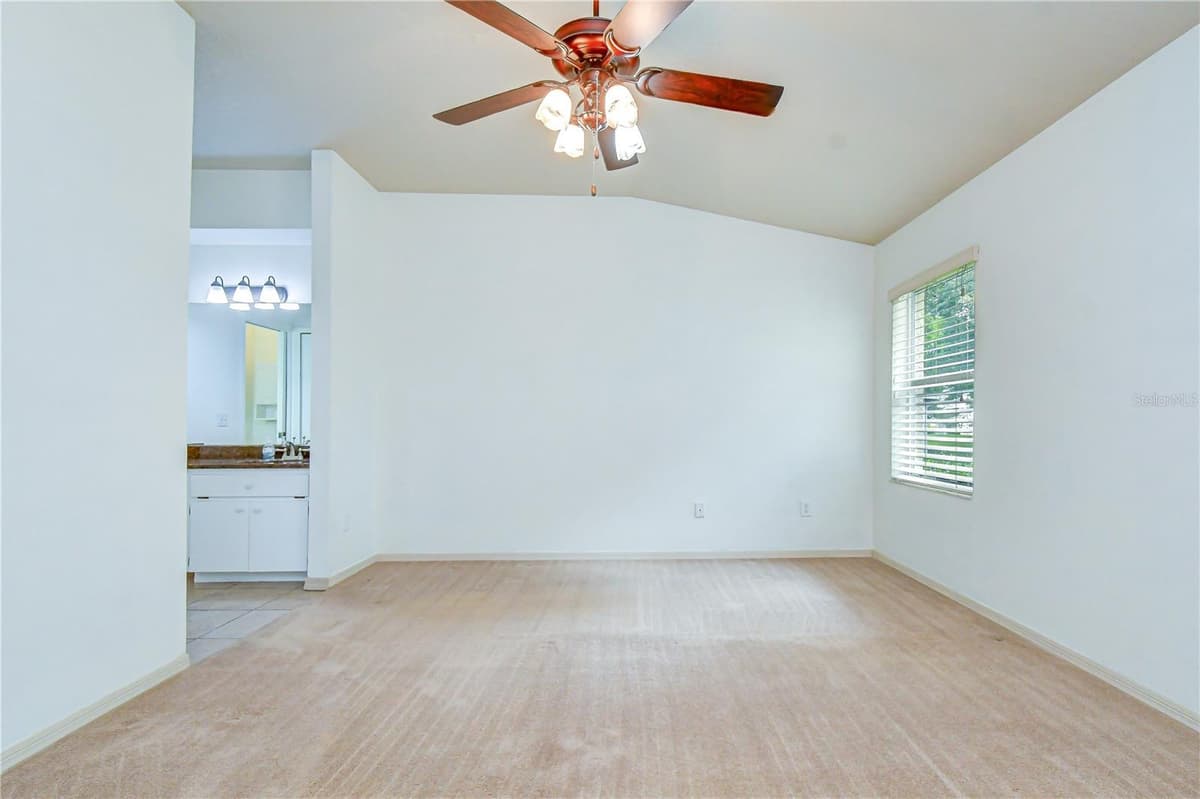 35235 JANINE DRIVE — photo 18 of 52