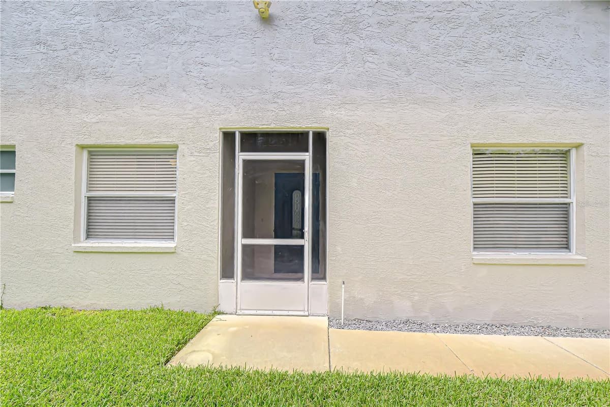 35235 JANINE DRIVE — photo 3 of 52