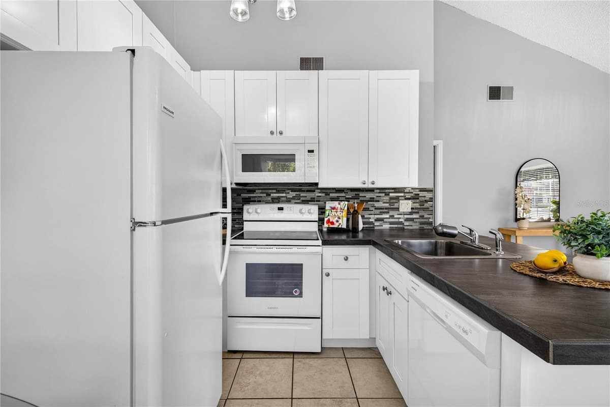 3610 SAMMY COURT — photo 14 of 45