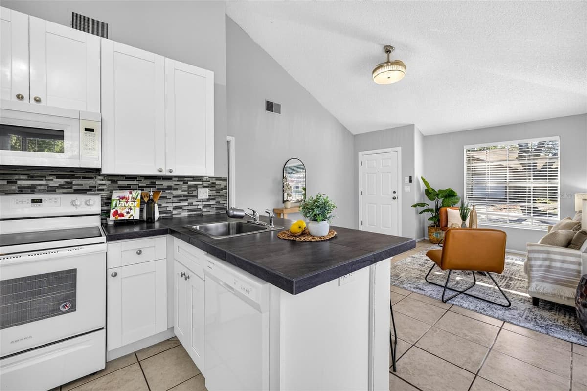 3610 SAMMY COURT — photo 11 of 45