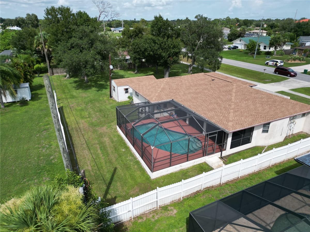 19842 MIDWAY BLVD — photo 7 of 51