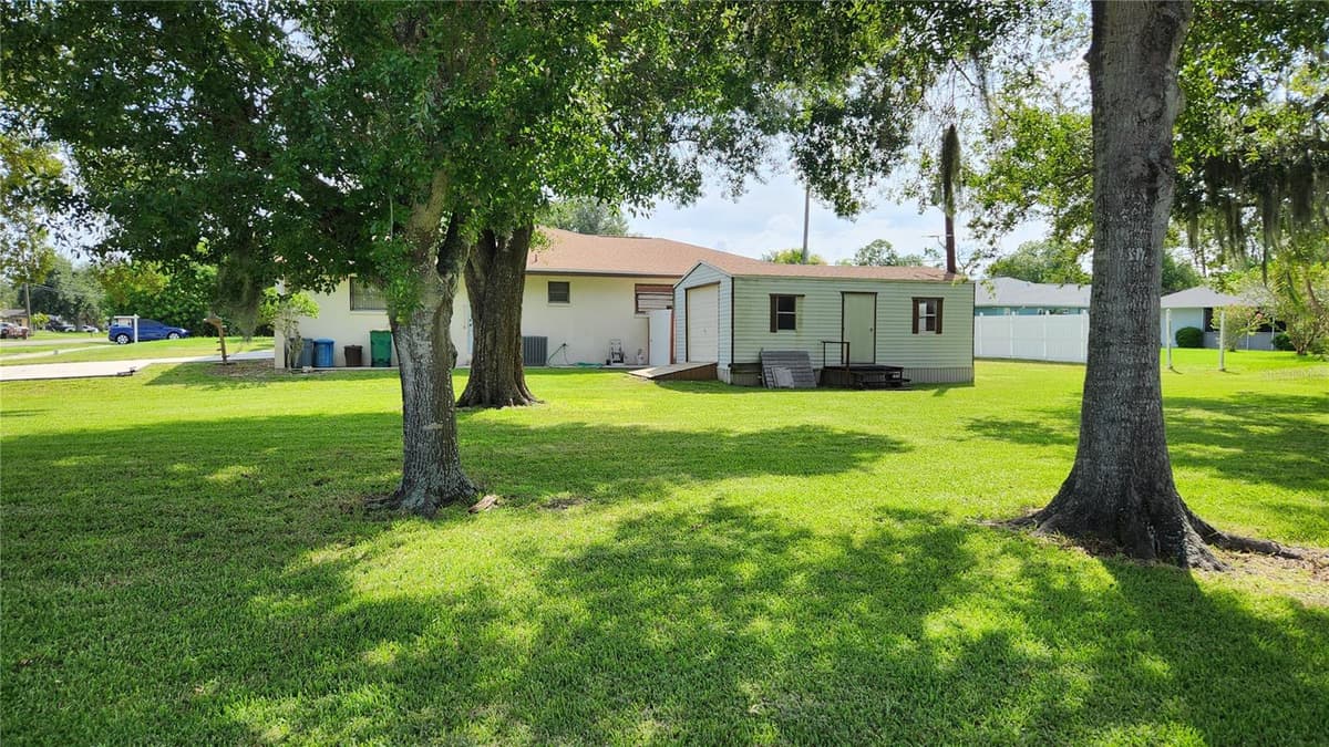 19842 MIDWAY BLVD — photo 13 of 51