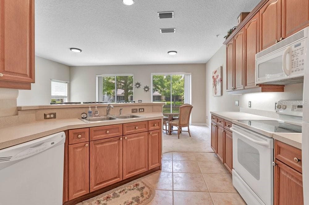 617 PINEBRANCH CIRCLE — photo 11 of 36