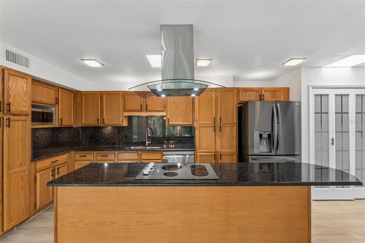 1100 DELANEY AVENUE — photo 14 of 52