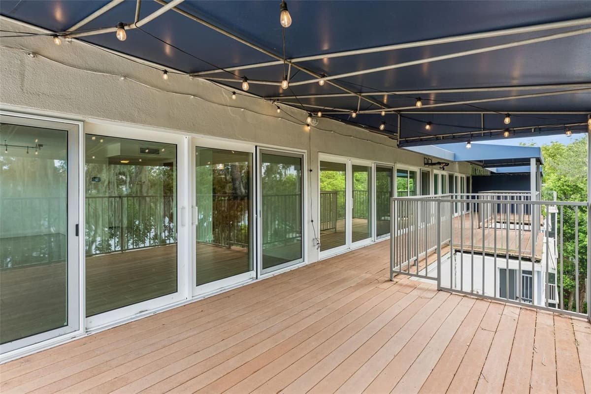 1100 DELANEY AVENUE — photo 9 of 52