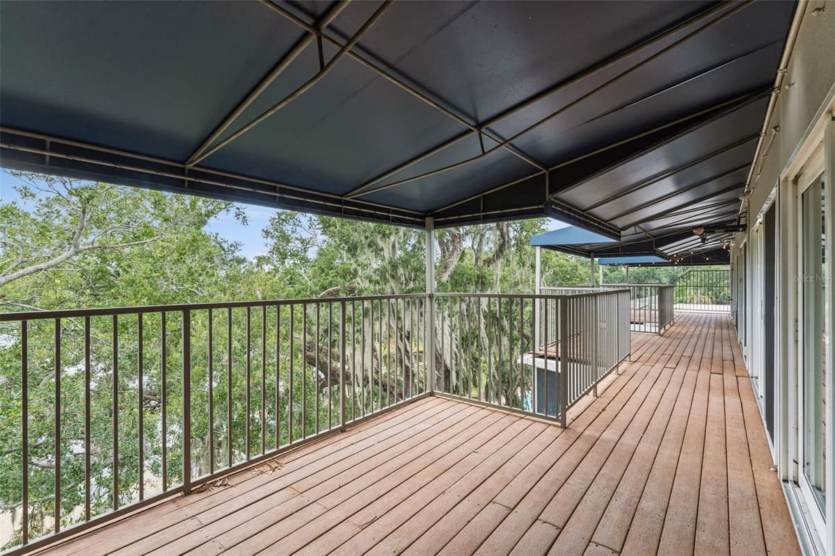 1100 DELANEY AVENUE — photo 21 of 52